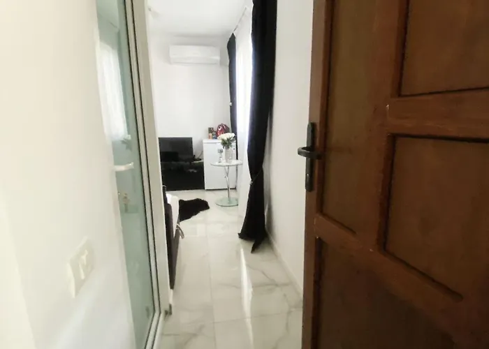 Cozy Corner Apartment